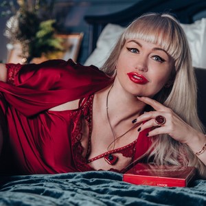 FlirtyMary